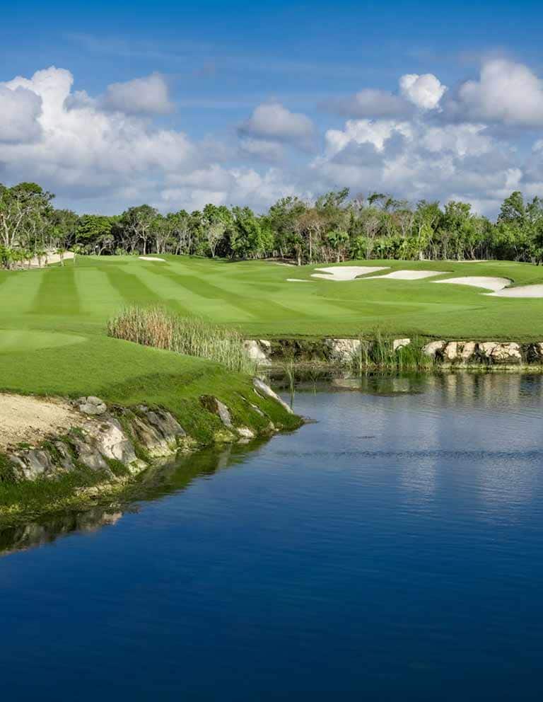 Imágenes del hoyo 18 para el campo de 18 hoyos de Golf Riviera Maya